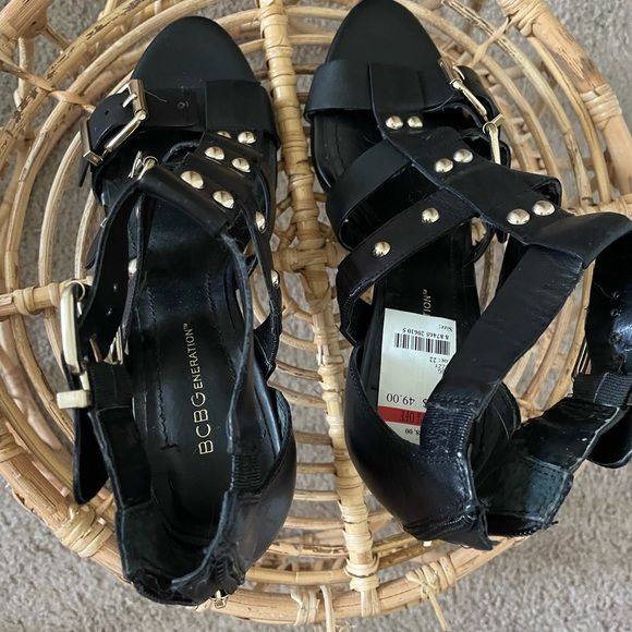NWT BCBG Buckle Heels - Picture 2 of 4